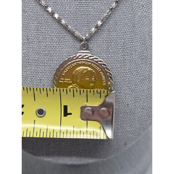 American Indian Relief Council 2015 Sacajawea Coin Token Chain Link Necklace - Picture 5 of 5